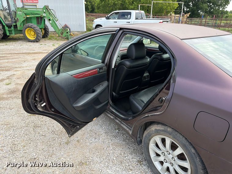 image for item EO8683 2002 Lexus 300ES 