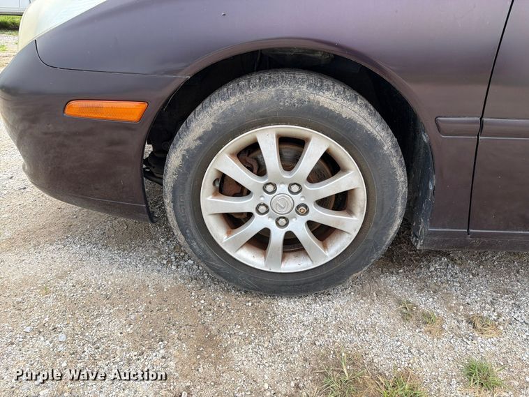 image for item EO8683 2002 Lexus 300ES 