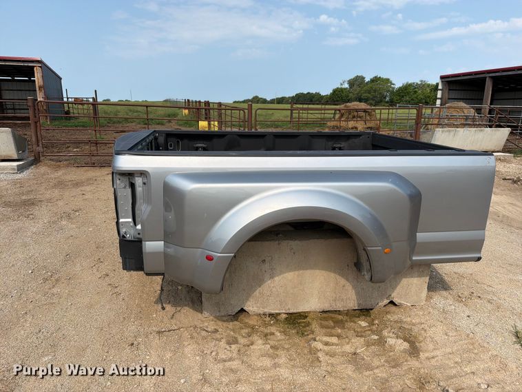 image for item EO8689 Ford pickup truck bed