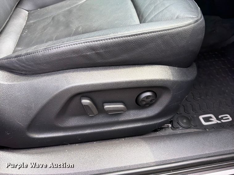 image for item EO8695 2015 Audi Q3 Quattro Prestige SUV