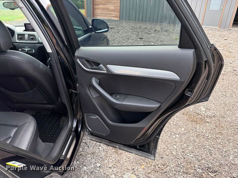 image for item EO8695 2015 Audi Q3 Quattro Prestige SUV