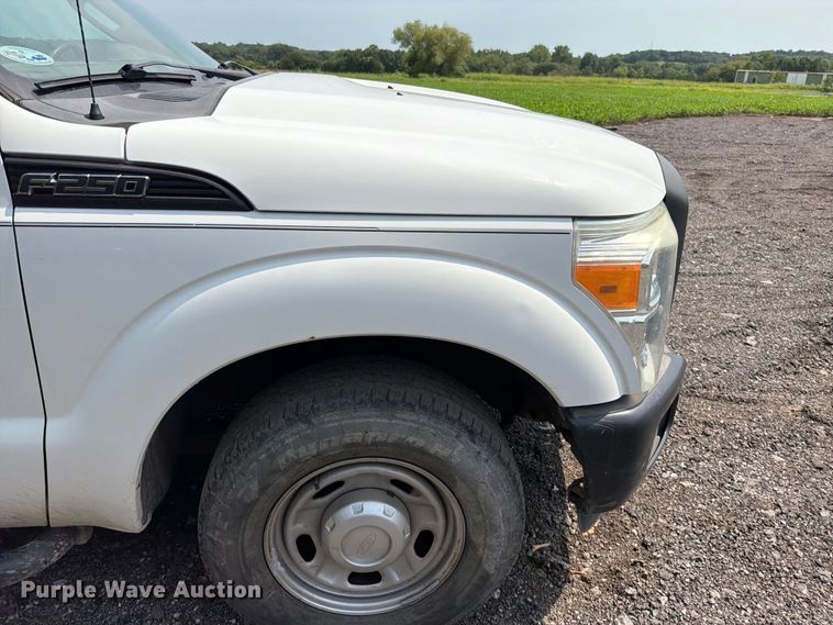 image for item EO8696 2012 Ford F250 Super Duty XL pickup truck
