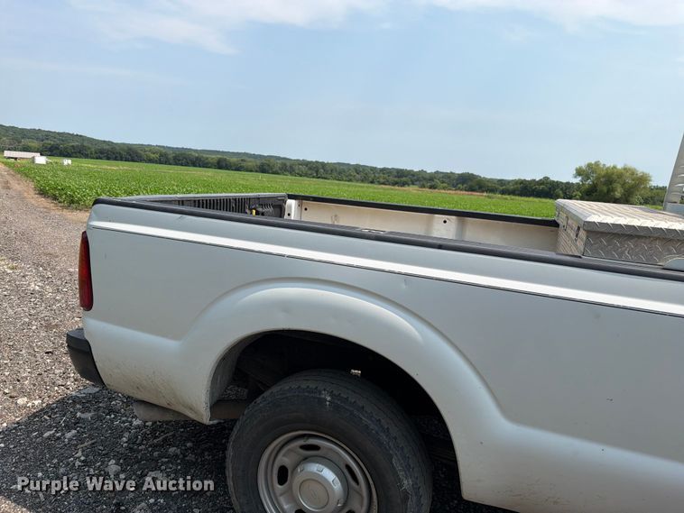 image for item EO8696 2012 Ford F250 Super Duty XL pickup truck