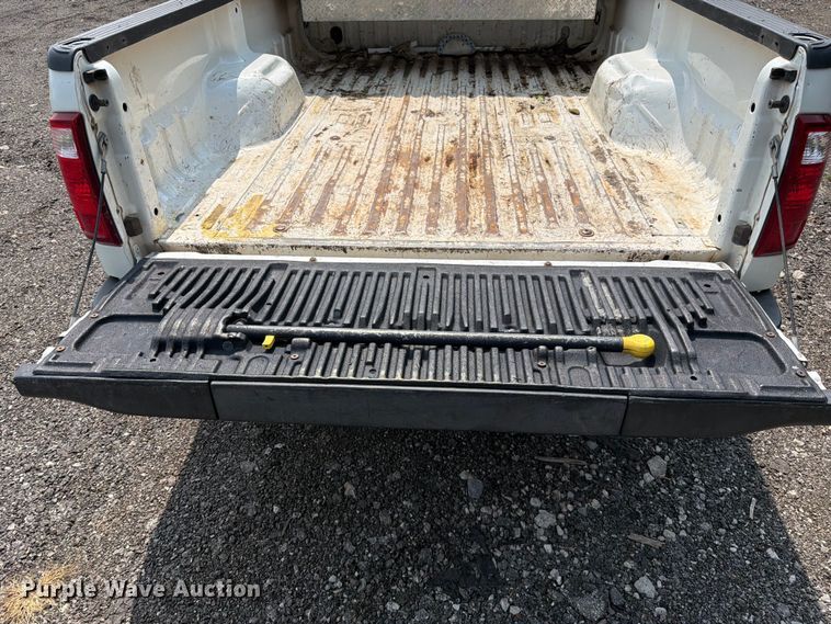 image for item EO8696 2012 Ford F250 Super Duty XL pickup truck