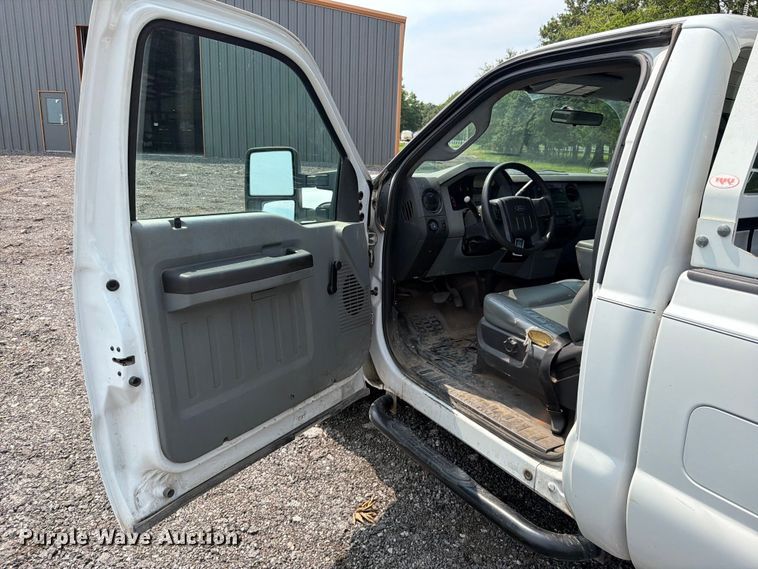 image for item EO8696 2012 Ford F250 Super Duty XL pickup truck