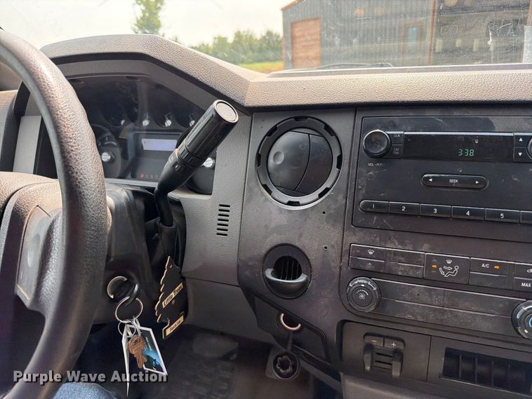 image for item EO8696 2012 Ford F250 Super Duty XL pickup truck