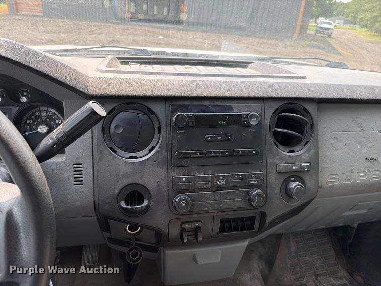 image for item EO8696 2012 Ford F250 Super Duty XL pickup truck