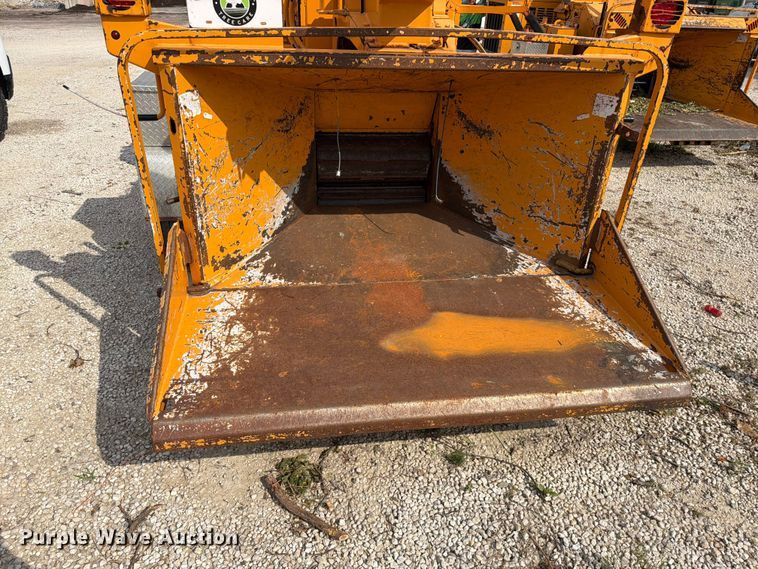 image for item EO8698 2024 Brandit 1590 XP wood chipper