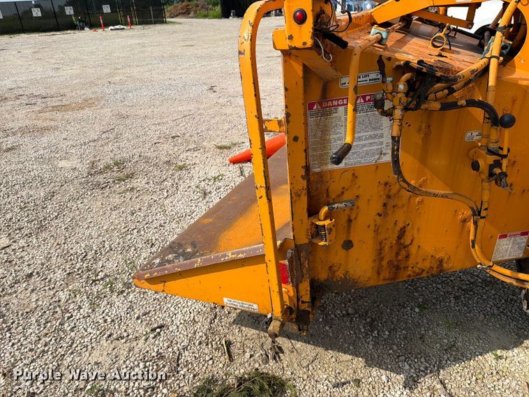 image for item EO8698 2024 Brandit 1590 XP wood chipper
