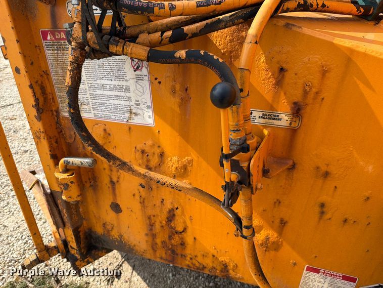 image for item EO8698 2024 Brandit 1590 XP wood chipper
