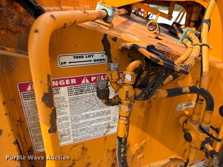 image for item EO8698 2024 Brandit 1590 XP wood chipper