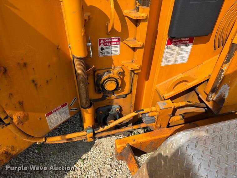 image for item EO8698 2024 Brandit 1590 XP wood chipper