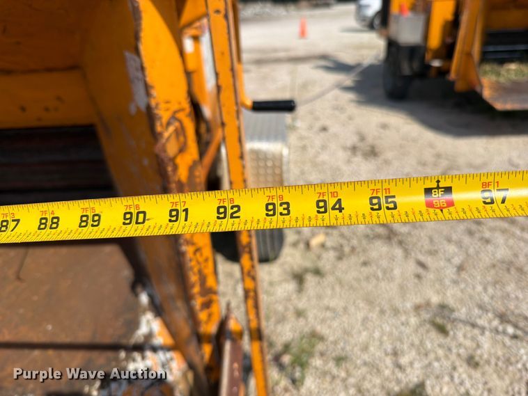 image for item EO8698 2024 Brandit 1590 XP wood chipper