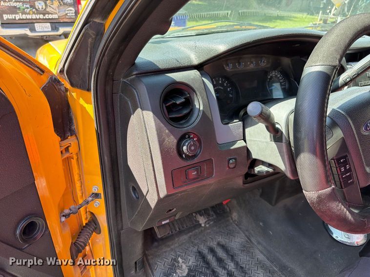 image for item EO8732 2013 Ford F150 XL pickup truck