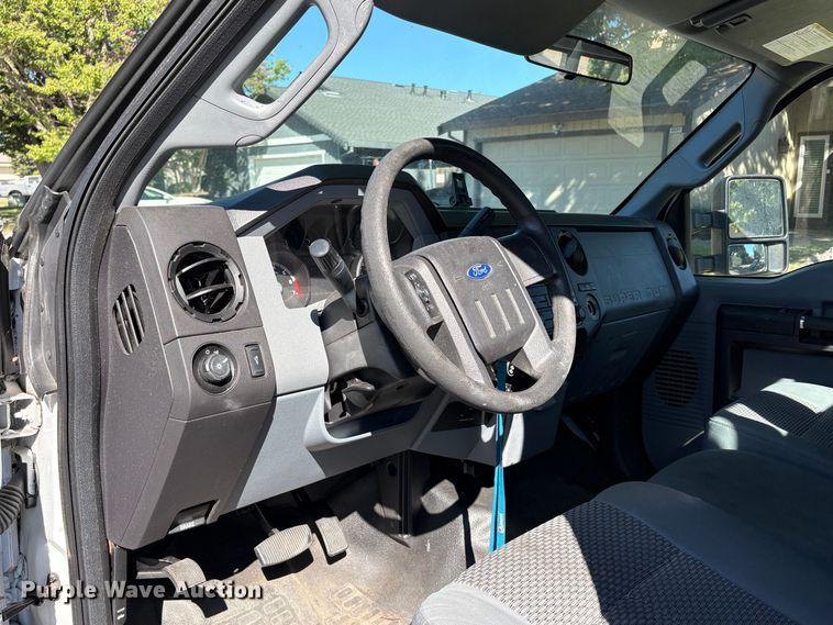 image for item EP3021 2015 Ford F250 Super Duty pickup truck