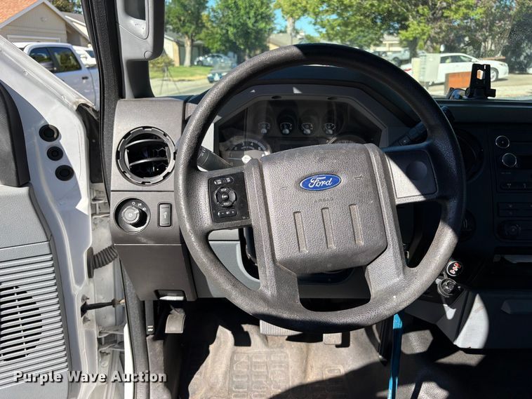 image for item EP3021 2015 Ford F250 Super Duty pickup truck