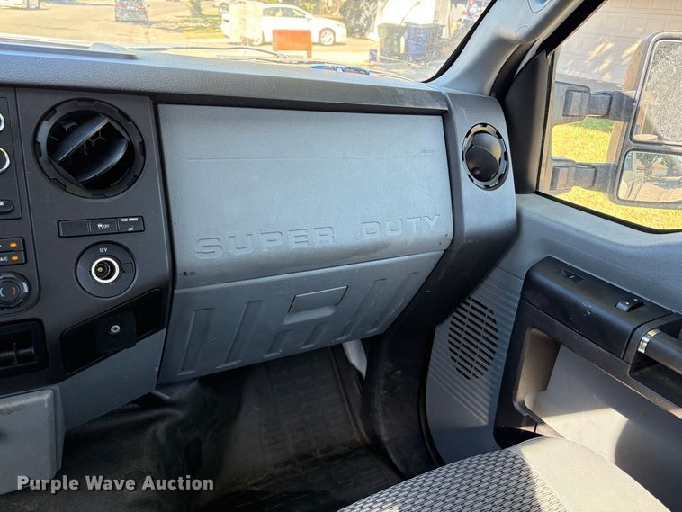 image for item EP3021 2015 Ford F250 Super Duty pickup truck