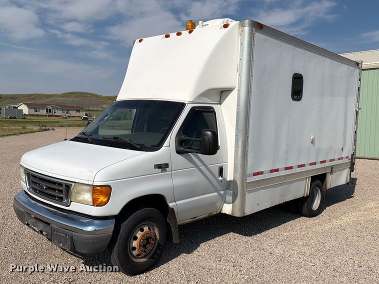 2005 Ford E450 box truck