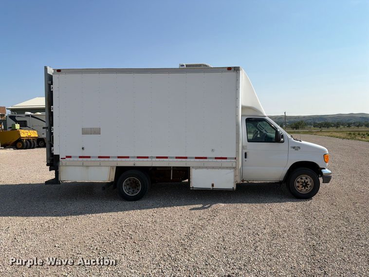 image for item ER1987 2005 Ford E450 box truck
