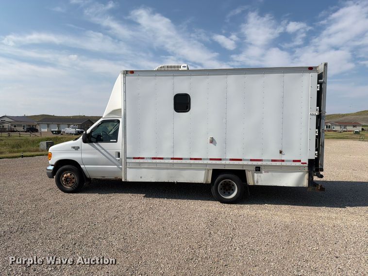 image for item ER1987 2005 Ford E450 box truck