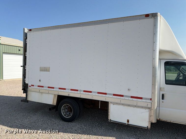 image for item ER1987 2005 Ford E450 box truck