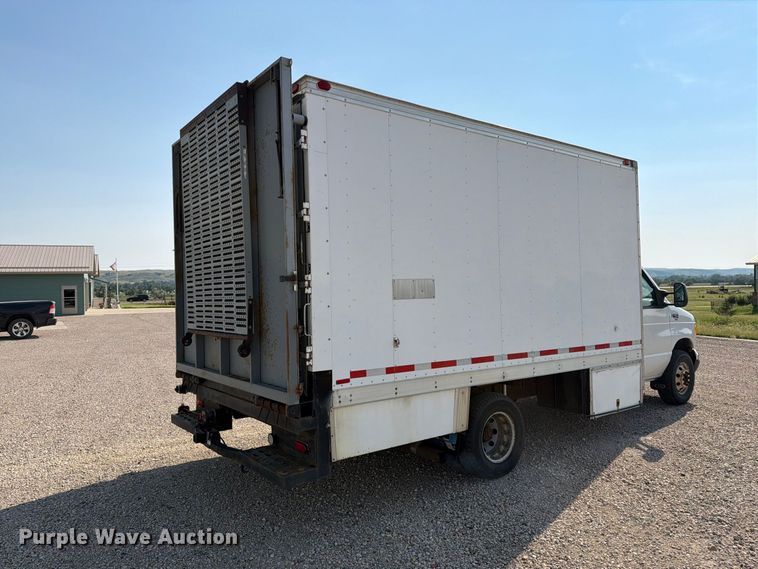 image for item ER1987 2005 Ford E450 box truck