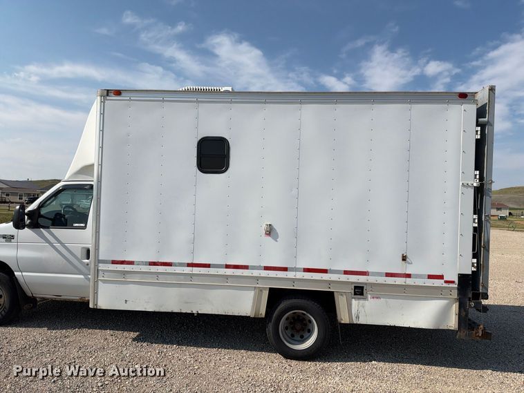 image for item ER1987 2005 Ford E450 box truck