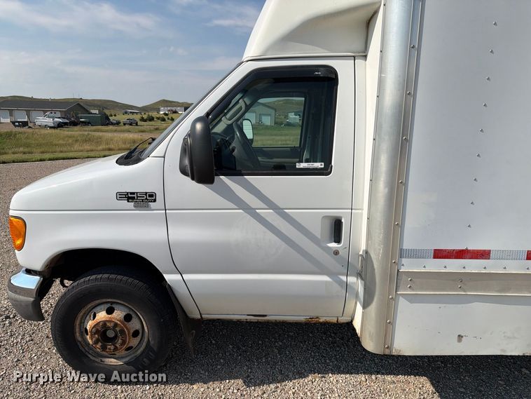 image for item ER1987 2005 Ford E450 box truck