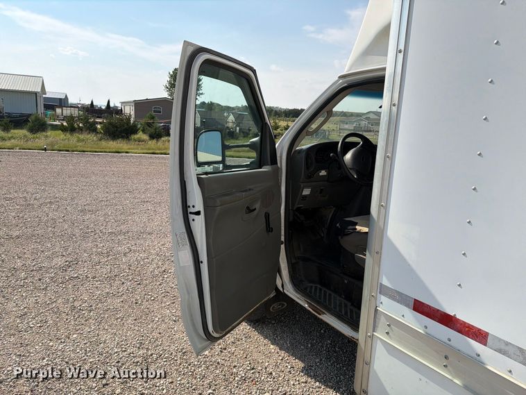 image for item ER1987 2005 Ford E450 box truck