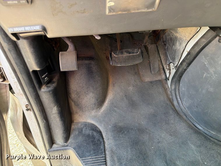 image for item ER1987 2005 Ford E450 box truck