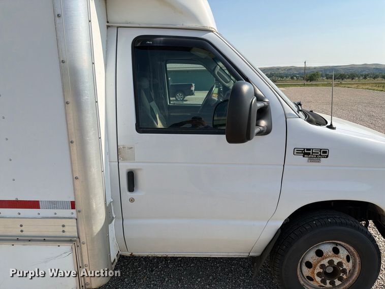 image for item ER1987 2005 Ford E450 box truck