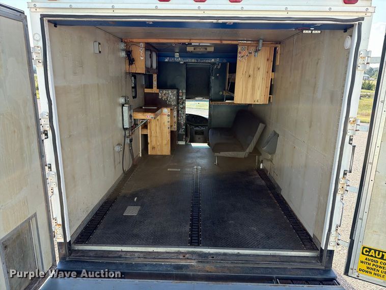 image for item ER1987 2005 Ford E450 box truck
