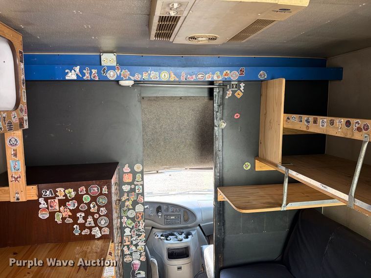 image for item ER1987 2005 Ford E450 box truck