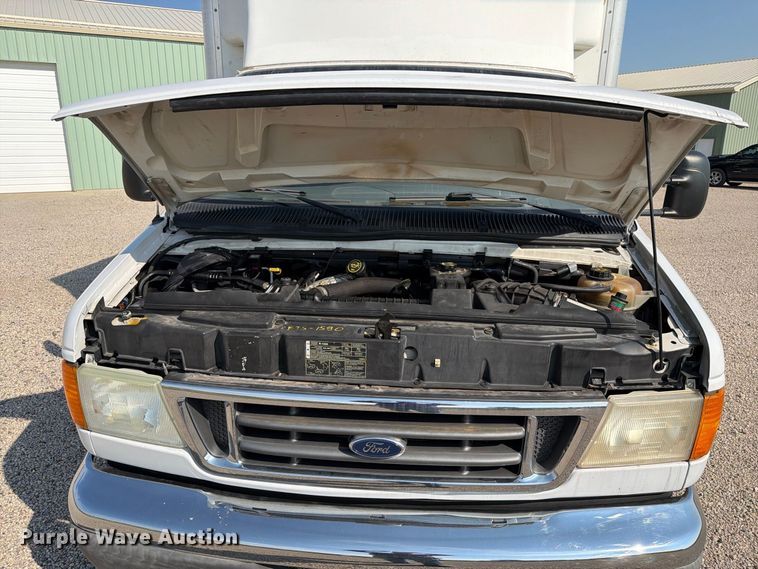 image for item ER1987 2005 Ford E450 box truck