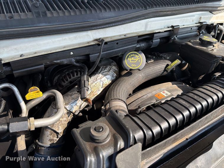 image for item ER1987 2005 Ford E450 box truck