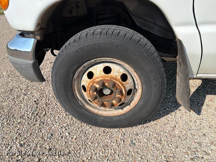 image for item ER1987 2005 Ford E450 box truck