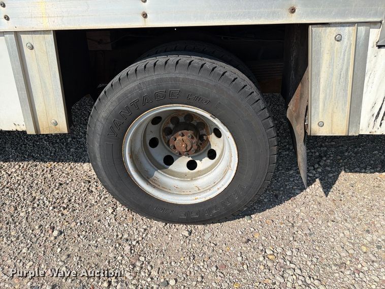 image for item ER1987 2005 Ford E450 box truck
