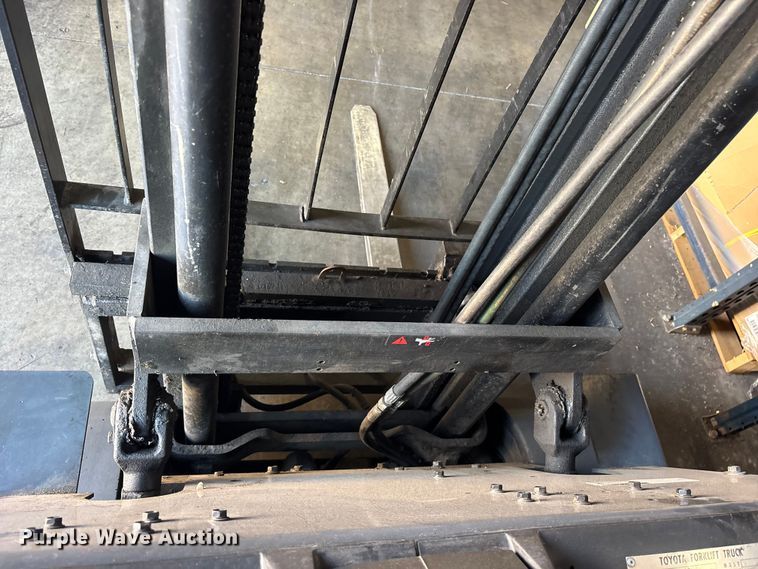 image for item ET0353 1997 Toyota 42-6FGU18 forklift