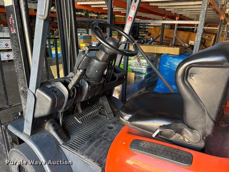 image for item ET0353 1997 Toyota 42-6FGU18 forklift