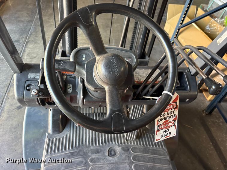 image for item ET0353 1997 Toyota 42-6FGU18 forklift