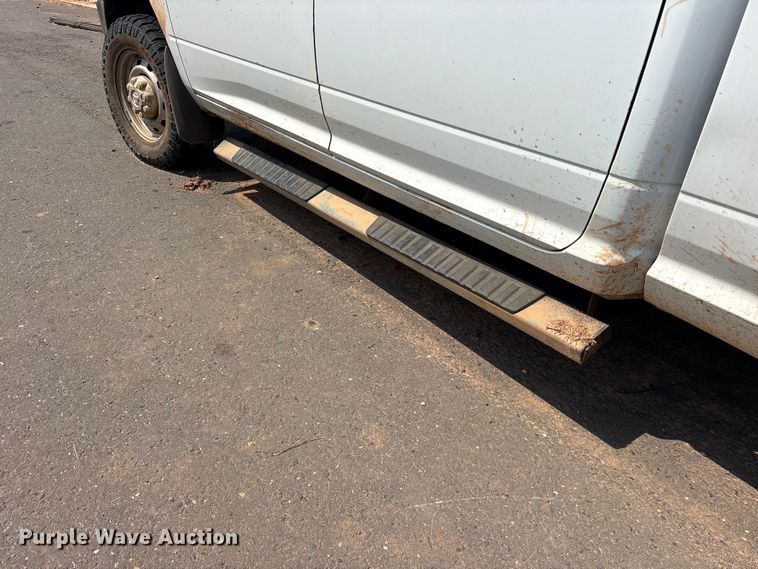 image for item ET0374 2012 Dodge Ram 2500 Crew Cab pickup truck
