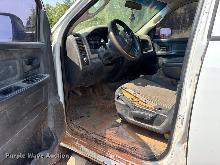 image for item ET0374 2012 Dodge Ram 2500 Crew Cab pickup truck