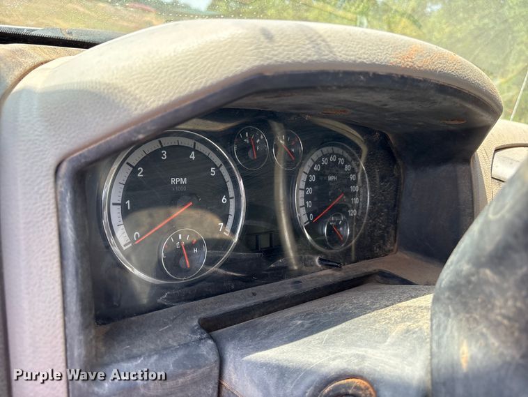 image for item ET0374 2012 Dodge Ram 2500 Crew Cab pickup truck