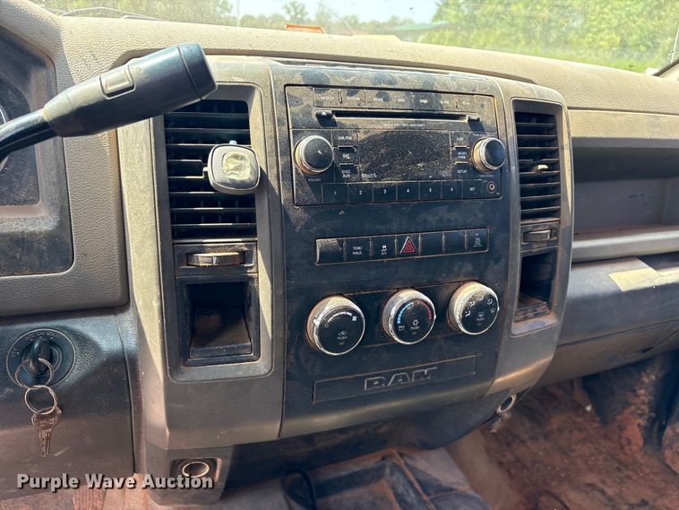 image for item ET0374 2012 Dodge Ram 2500 Crew Cab pickup truck
