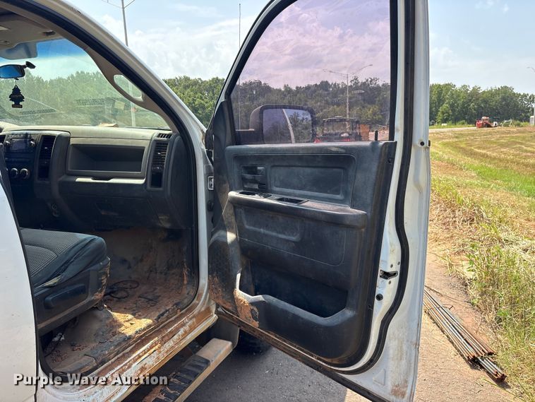 image for item ET0374 2012 Dodge Ram 2500 Crew Cab pickup truck