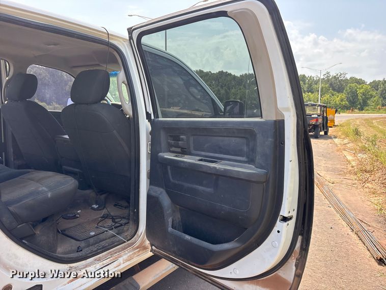 image for item ET0374 2012 Dodge Ram 2500 Crew Cab pickup truck