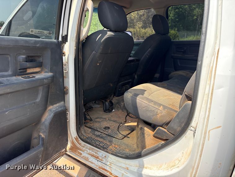 image for item ET0374 2012 Dodge Ram 2500 Crew Cab pickup truck