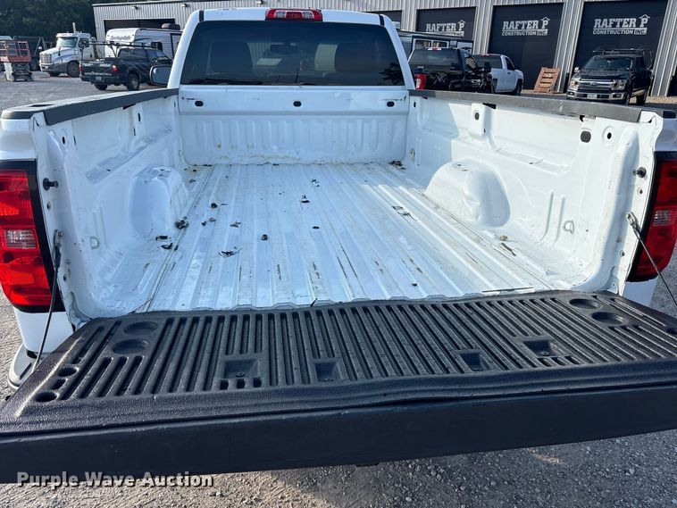image for item ET0383 2015 Chevrolet Silverado 1500 pickup truck