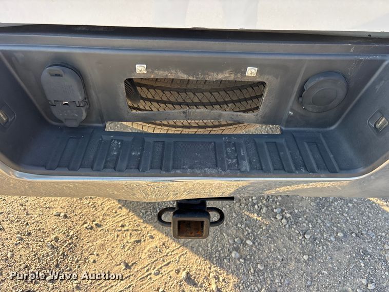 image for item ET0383 2015 Chevrolet Silverado 1500 pickup truck