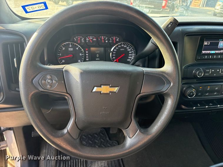 image for item ET0383 2015 Chevrolet Silverado 1500 pickup truck